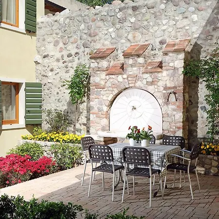 Borgo Mondragon Lejlighedshotel 3*