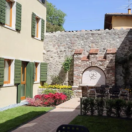 Borgo Mondragon Lejlighedshotel 3*