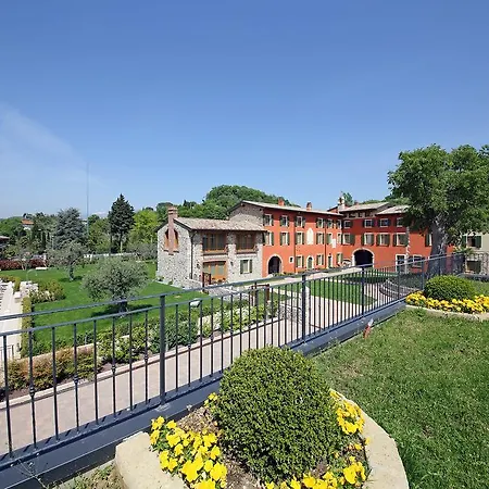 Appart hôtel Borgo Mondragon 4*