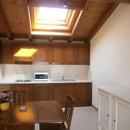 Borgo Mondragon לאזיסה