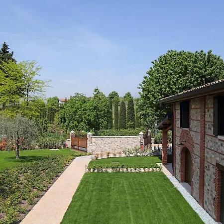 Appart hôtel Borgo Mondragon 4*