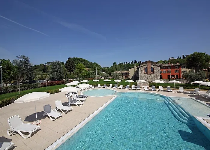 Borgo Mondragon