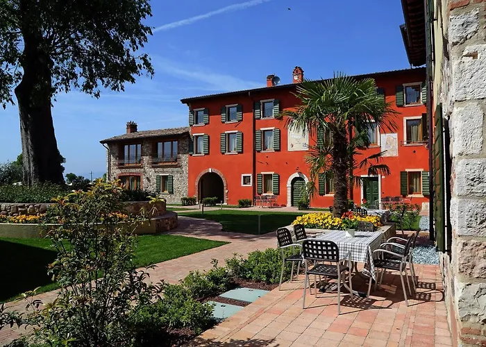 Borgo Mondragon 3*