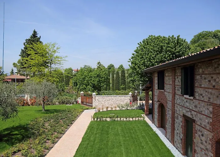 شقة فندقية Borgo Mondragon 3*