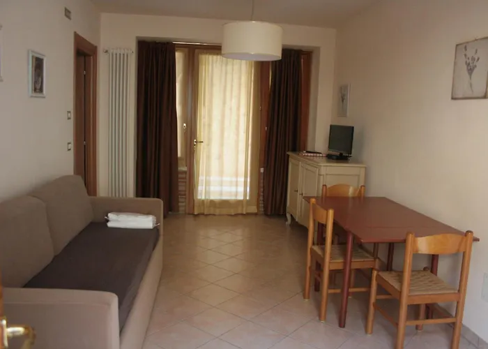 Borgo Mondragon لاتيزي