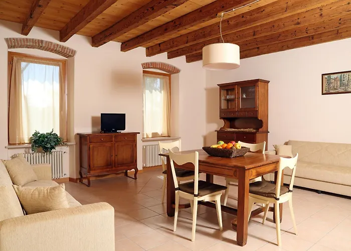 Borgo Mondragon