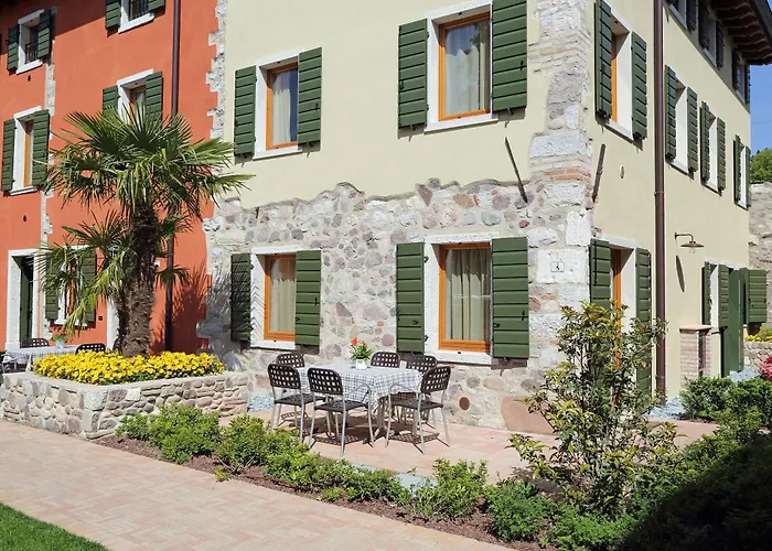 Borgo Mondragon شقة فندقية 3*