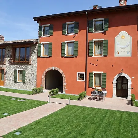 Borgo Mondragon 3* Лацизе
