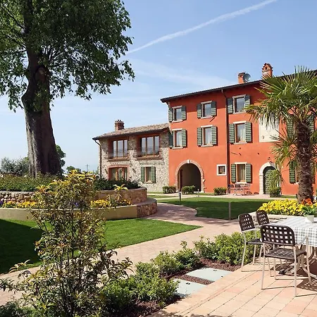 Borgo Mondragon Лацизе