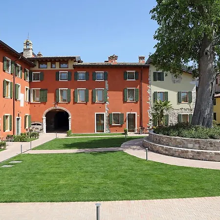 Borgo Mondragon