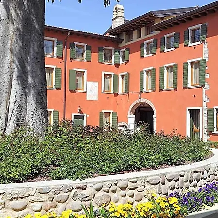 Borgo Mondragon Aparthotel