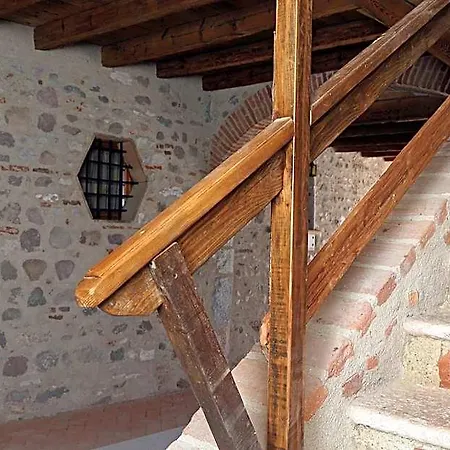 Borgo Mondragon מלון דירות