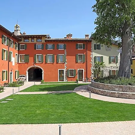 Borgo Mondragon