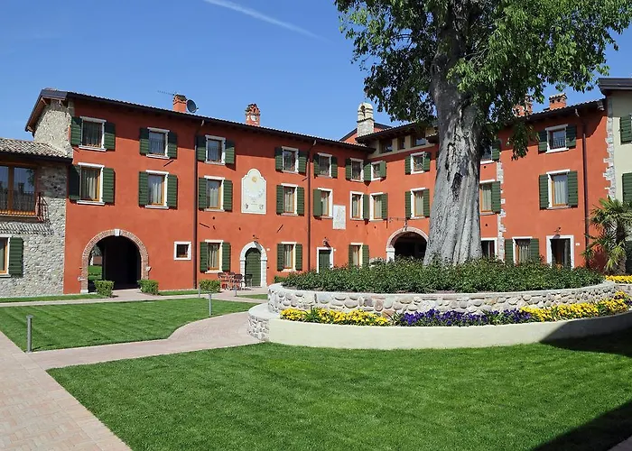 Borgo Mondragon Hotel apartamentowy Lazise
