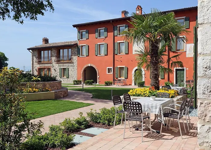 Borgo Mondragon