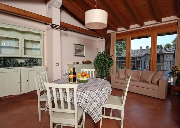 Borgo Mondragon