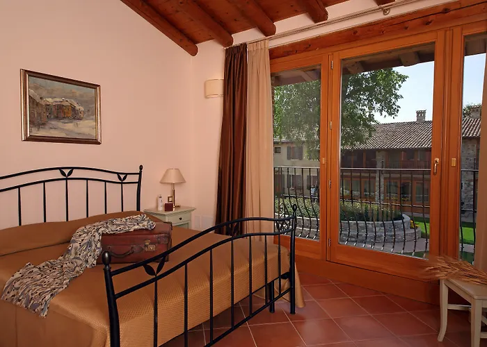 Borgo Mondragon Hotel apartamentowy Lazise