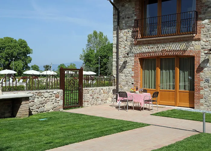 Hotel apartamentowy Borgo Mondragon 3*