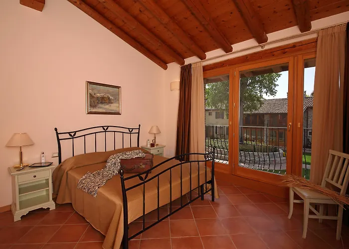 Borgo Mondragon